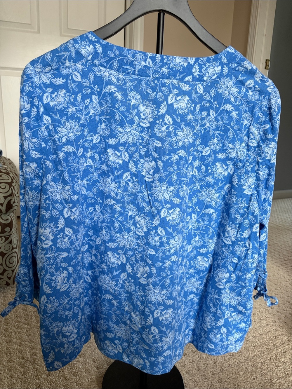 J. Jill Blue Floral Split V-Neck Blouse - Picture 2 of 2